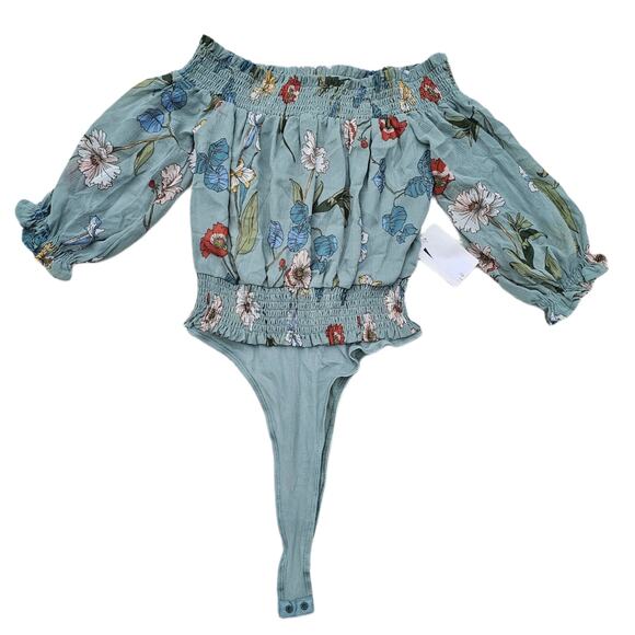 OffShoulder Bodysuit ASTR Lucy Size XS Sage Green Floral Smocked Ruffle Crop NWT - Picture 8 of 9